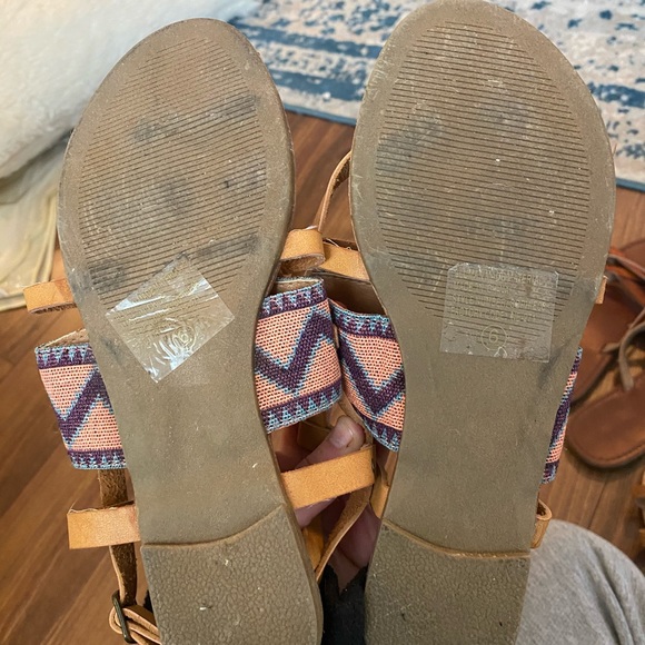 Altard State Sandals - Picture 2 of 3